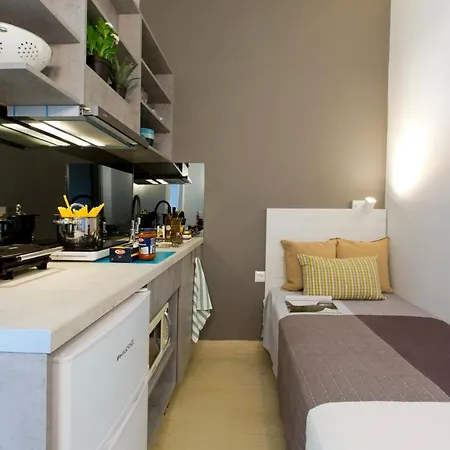 Loc Hospitality Urban アパートホテル 2*